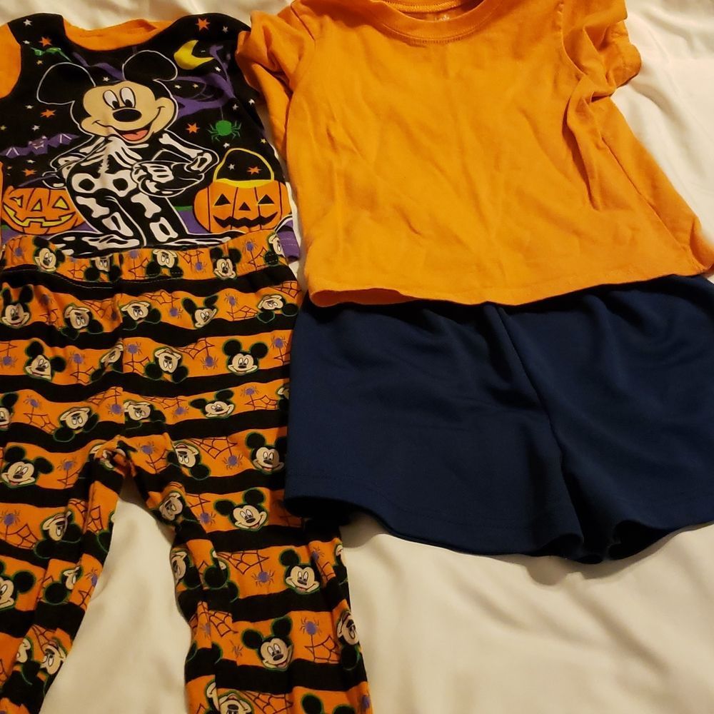 3T mickeymouse pjs plus Nike tee shirt and shorts 4 pc total